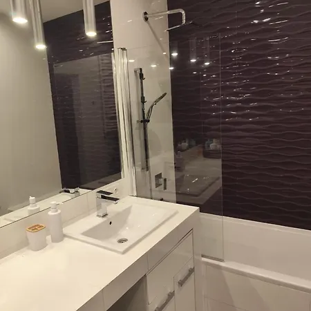 アパート Royal Wilanow-apartament W Sercu Wilanowa ワルシャワ